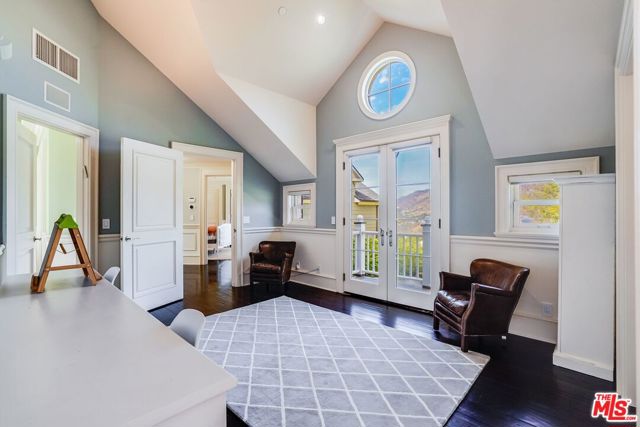 6277 Sea Star Drive, Malibu CA: https://media.crmls.org/mediaz/3b149b3e-efd7-42f5-bce0-e2cde236b57c.jpg