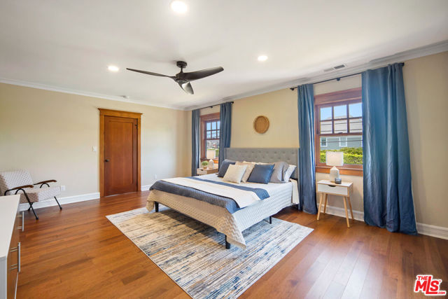588 N Gower Street, Los Angeles CA: https://media.crmls.org/mediaz/3b14d79d-3657-44d6-975e-ea6981fbc87f.jpg