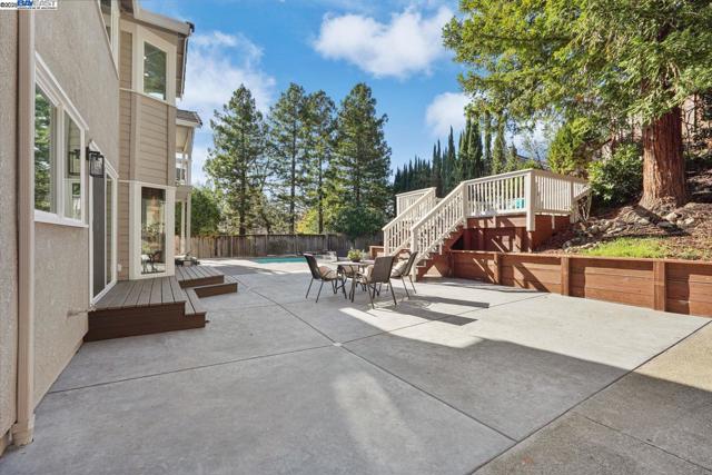25 Mackenzie Pl, Danville CA: https://media.crmls.org/mediaz/3b152c36-3859-47e0-9be2-9bd191423068.jpg