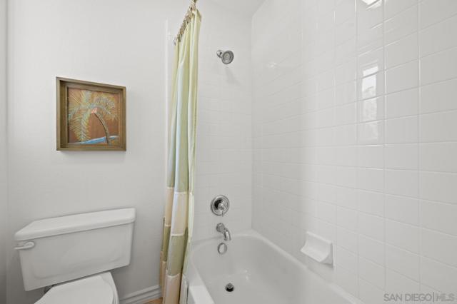 1272 Chateau Montelena, Bonsall CA: https://media.crmls.org/mediaz/3b1597ec-3f2d-4c77-a771-418be8a3b478.jpg