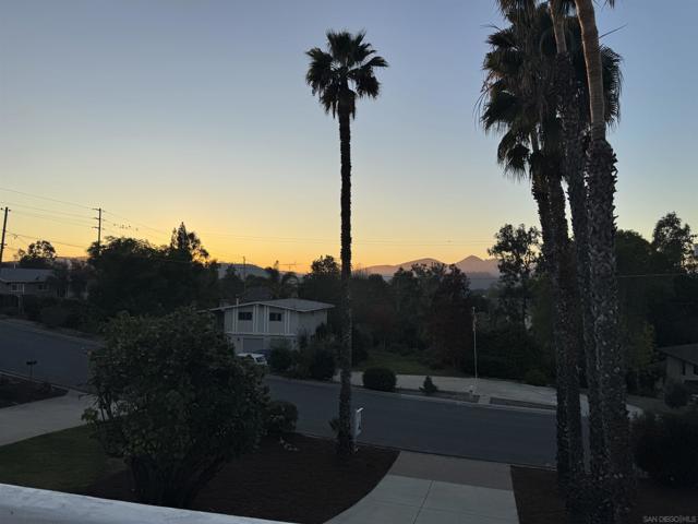 1756 Alhudson Dr, Escondido CA: https://media.crmls.org/mediaz/3b16146f-9a66-4a09-b549-83b457557bfb.jpg