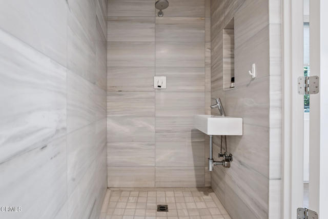 Detail Gallery Image 40 of 41 For 329 Westbourne Dr, West Hollywood,  CA 90048 - 2 Beds | 3 Baths