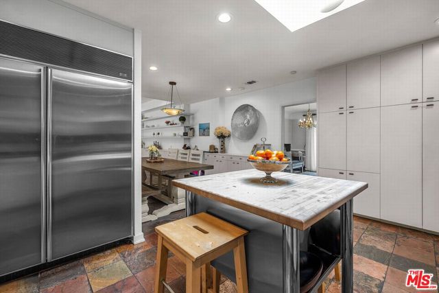 10321 Rochester Avenue, Los Angeles CA: https://media.crmls.org/mediaz/3b184fba-88f5-4d27-be59-4dd212eda597.jpg