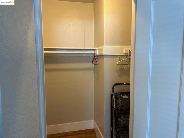 1937 87th Avenue, Oakland CA: https://media.crmls.org/mediaz/3b18712e-4e25-4484-83a6-106d226cf36c.jpg