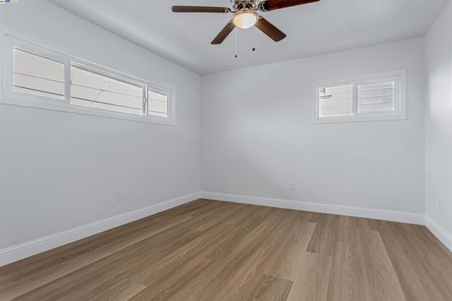 Image 16 of 35 For 158 Baxter St.