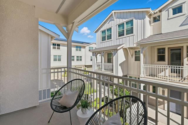 214 Oak Circle, Walnut Creek CA: https://media.crmls.org/mediaz/3b197017-f2ec-4c94-9bc7-5098378fc01d.jpg