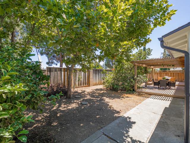 6055 Larchmont Court, San Jose CA: https://media.crmls.org/mediaz/3b197df4-33e3-432e-b939-f4cd2dfe21a9.jpg