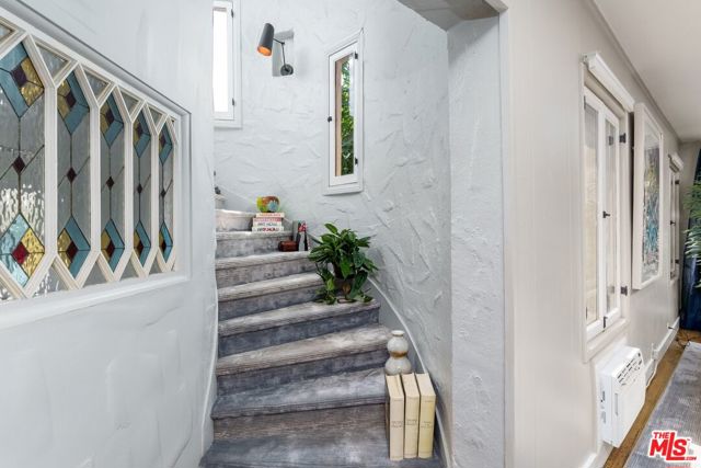 2066 GLENCOE Way, Los Angeles CA: https://media.crmls.org/mediaz/3b19db0a-f919-4924-8dbb-76f1abb82e62.jpg