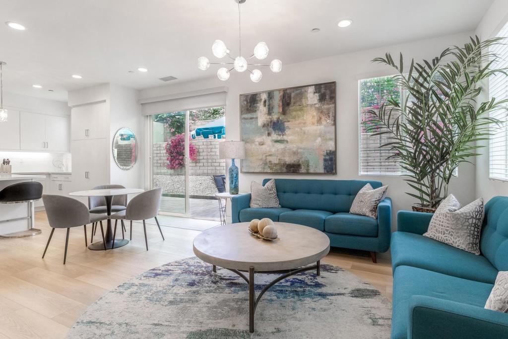 80128 Whisper Rock Way