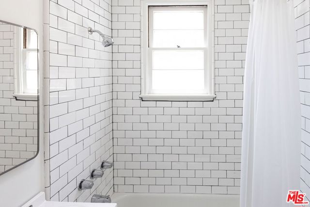 2547 Canyon Drive, Los Angeles CA: https://media.crmls.org/mediaz/3b1ade20-efb3-4136-b242-da17f7640045.jpg