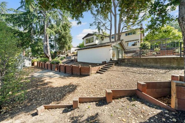 1670 Whitham Avenue, Los Altos CA: https://media.crmls.org/mediaz/3b1b455d-17fb-4331-8459-9fa6f3f9fcce.jpg