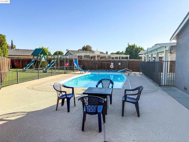 166 Norman Ct, Tracy CA: https://media.crmls.org/mediaz/3b1b73b6-c7be-4984-b4d0-6434abae67df.jpg