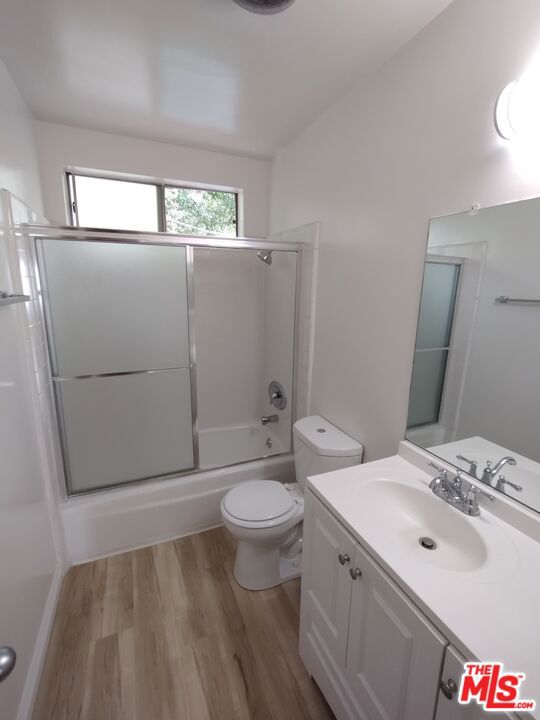 650 Westmount Drive, West Hollywood CA: https://media.crmls.org/mediaz/3b1bc1cf-f222-4d08-81e0-433be86da697.jpg