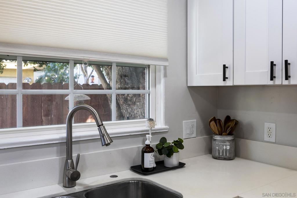 4256 Menlo - photo 18