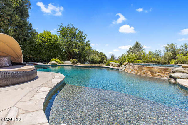 2107 Speck Ln Thousand Oaks CA-small-037