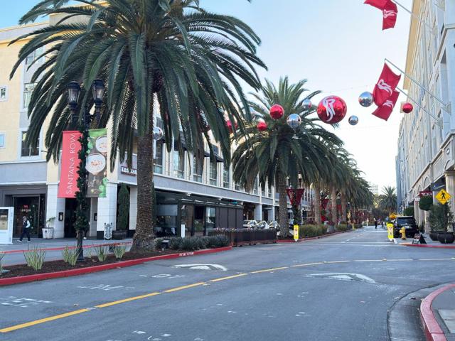 356 Santana Row, San Jose CA: https://media.crmls.org/mediaz/3b1c17ed-7c70-4713-9673-de52dede1ac8.jpg