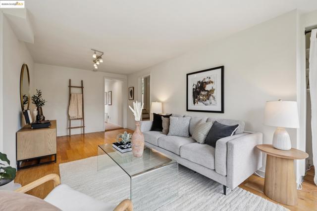 1511 Rose St, Berkeley CA: https://media.crmls.org/mediaz/3b1d221c-5107-4ebd-ace7-12ad6a0baacf.jpg
