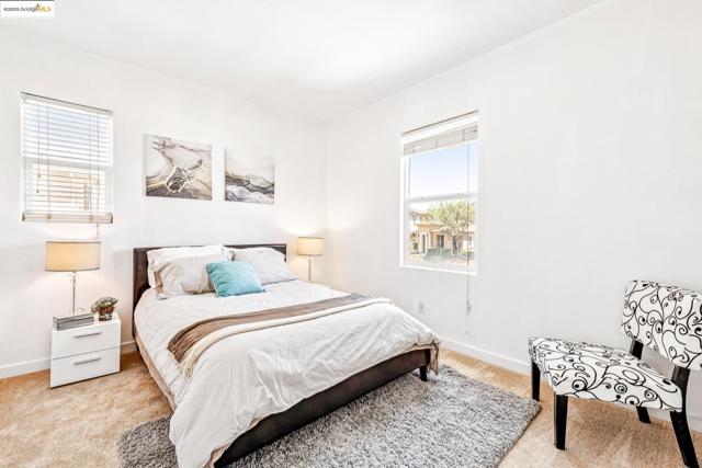 4576 Benton St, Antioch CA: https://media.crmls.org/mediaz/3b1dfb80-a51a-4fc3-adbf-ec6f78ef6aba.jpg