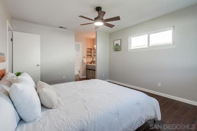 950 Funquest Dr, Fallbrook CA: https://media.crmls.org/mediaz/3b1e0a81-3978-4040-b493-5893a966e546.jpg