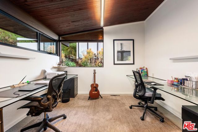 2718 Claray Drive, Los Angeles CA: https://media.crmls.org/mediaz/3b1e0bba-2845-4d1d-92bf-ae5dbae92040.jpg