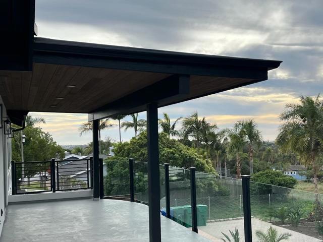 Detail Gallery Image 4 of 11 For 1525 Laurel  Rd, Oceanside,  CA 92054 - 4 Beds | 3 Baths