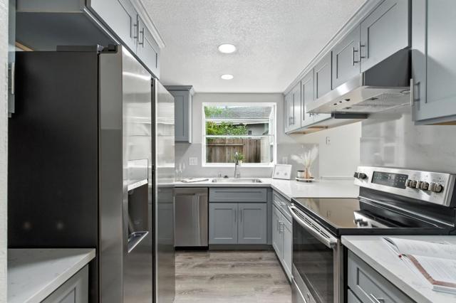2436 Renfield Way, San Jose CA: https://media.crmls.org/mediaz/3b1e98a5-4c6a-4e0c-8523-64039a9319a6.jpg