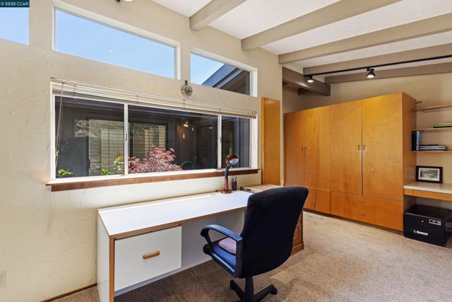 1176 Brown Ave, Lafayette CA: https://media.crmls.org/mediaz/3b1fbe22-4504-491c-bfd0-4fcb3c3d690b.jpg