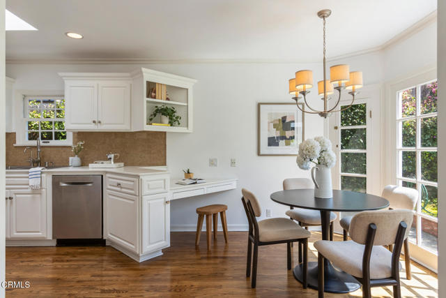 4650 Encinas Drive, La Canada Flintridge CA: https://media.crmls.org/mediaz/3b1fd360-a005-4ae9-a007-82efa5d005eb.jpg