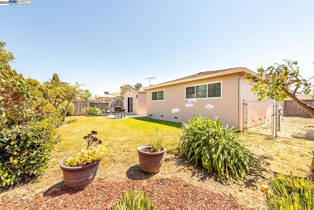 32409 Elizabeth Way, Union City CA: https://media.crmls.org/mediaz/3b201044-1375-49da-815c-ab1ea2b9963a.jpg