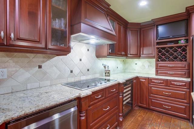 1935 Vista De La Montana, El Cajon CA: https://media.crmls.org/mediaz/3b205a03-56a0-4733-a921-66cb345f50bd.jpg