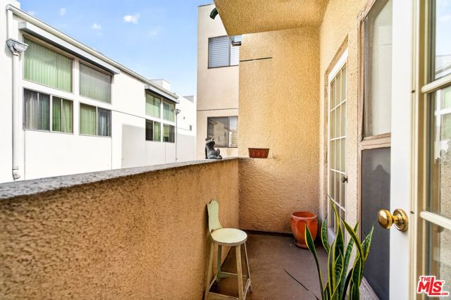1741 Colby Avenue, 203 photo 38