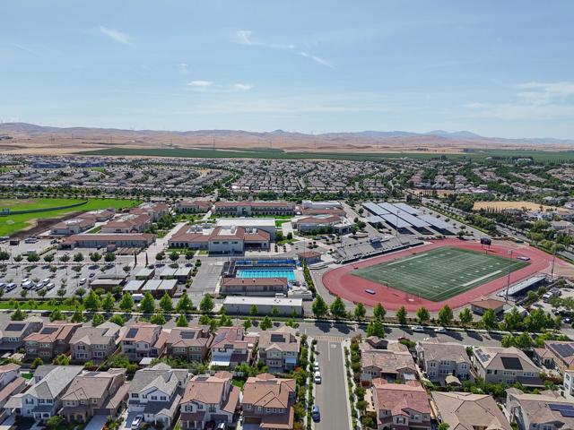 410 E Redberry Place, Mountain House CA: https://media.crmls.org/mediaz/3b210cb7-d444-4089-bf20-7d56694b412e.jpg