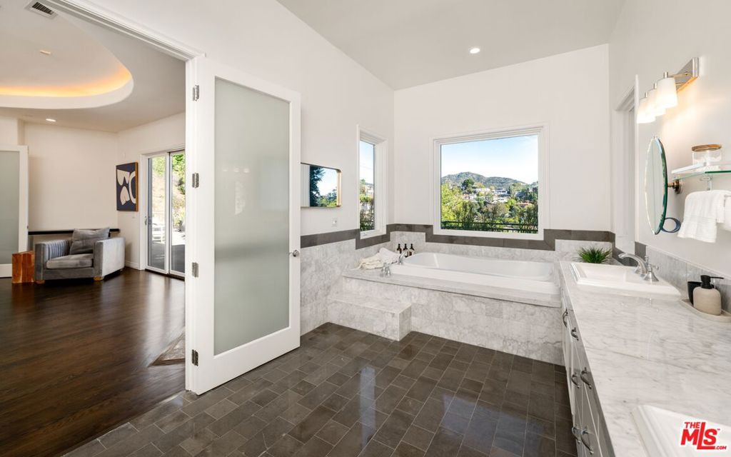 MLS #25623793 img 19