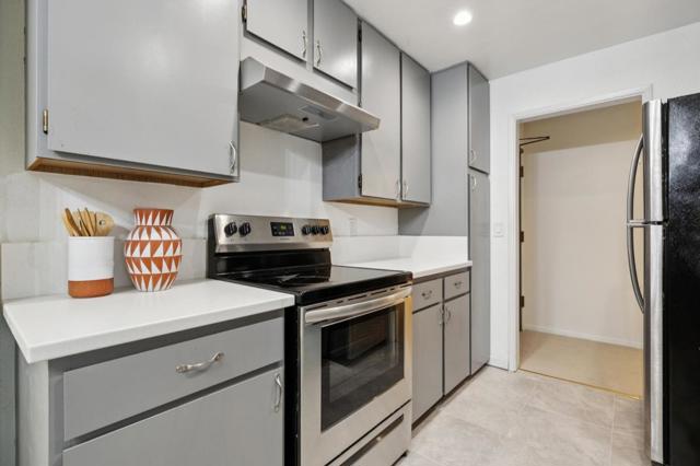 1031 Cherry Avenue, San Bruno CA: https://media.crmls.org/mediaz/3b2127f5-8564-4827-8a4a-c4522eda9dc8.jpg