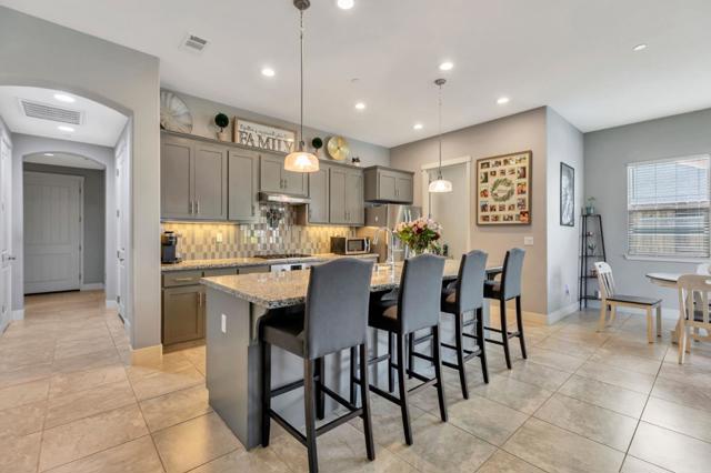 1667 Santana Ranch Drive, Hollister CA: https://media.crmls.org/mediaz/3b21bf86-830a-48ce-9d6f-1565ad32c7e9.jpg