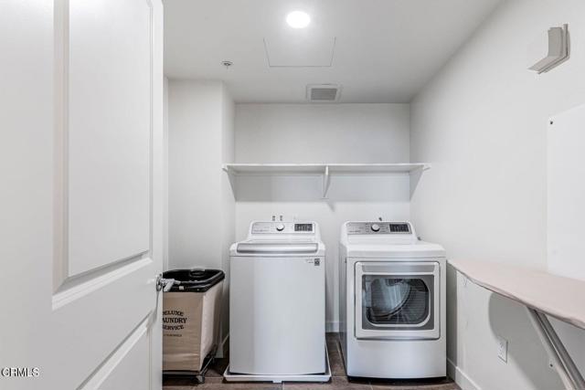 2810 Wagon Wheel Road, Oxnard CA: https://media.crmls.org/mediaz/3b21c5fe-4cd3-428a-9216-03f6f0d2a406.jpg