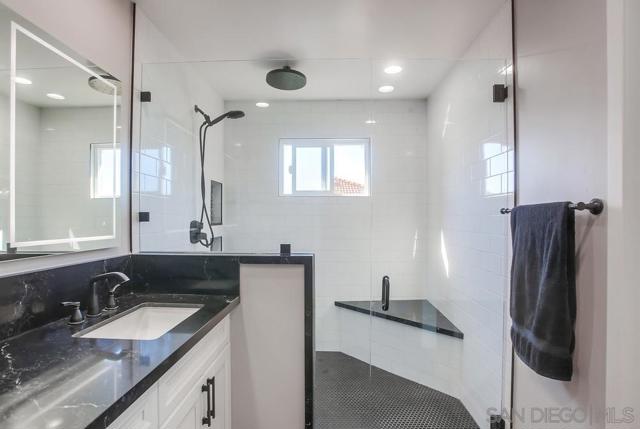 2035 Camino Cantera, Vista CA: https://media.crmls.org/mediaz/3b2226ee-a69e-4ed9-ba2d-0f698ef3e964.jpg