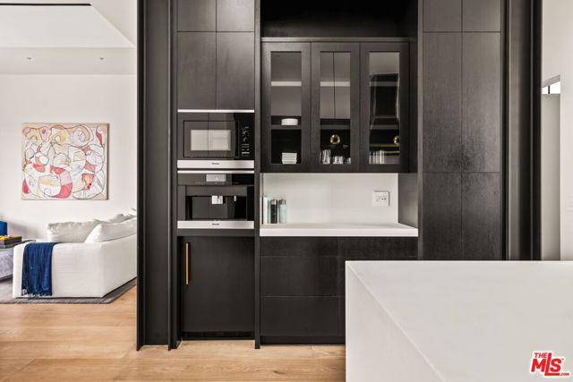 1346 Abbot Kinney Boulevard, Venice CA: https://media.crmls.org/mediaz/3b2277b5-bd06-4bbc-967c-3e3912d22bc0.jpg