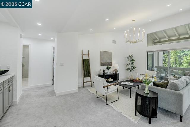 2175 Cactus Ct, Walnut Creek CA: https://media.crmls.org/mediaz/3b227cef-0939-4c56-8744-f9a8f49c6f34.jpg