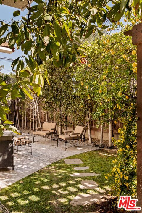 110 S Brighton Street, Burbank CA: https://media.crmls.org/mediaz/3b230915-63fc-45fb-90bd-40455df5aa58.jpg