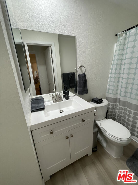 Image 10 of 14 For 2875 Los Felices Road 210