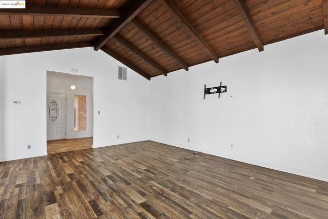 780 Beaver Ln, Discovery Bay CA: https://media.crmls.org/mediaz/3b23a817-e9bd-40e8-bb1f-8e98b8879c51.jpg