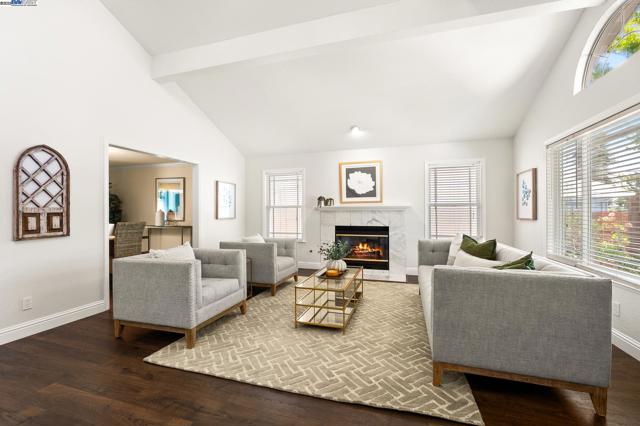 3746 La Costa Ave, Castro Valley CA: https://media.crmls.org/mediaz/3b23aa67-84ba-4433-83f4-4074065abb73.jpg