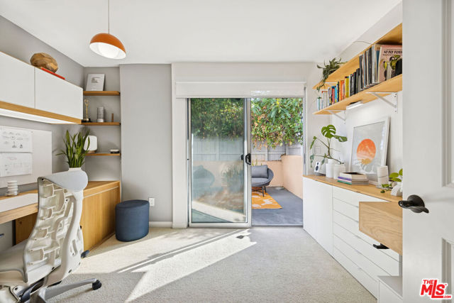 1150 S Oxford Avenue, Los Angeles CA: https://media.crmls.org/mediaz/3b23fbe4-4f8f-4829-9119-839ef3eb92c7.jpg