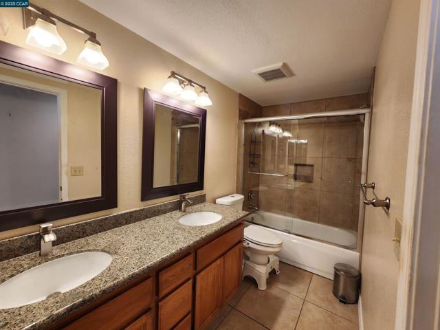 617 S Blackbrush Ln, San Ramon CA: https://media.crmls.org/mediaz/3b2449f6-d674-41b4-84d5-d020978e8e2a.jpg