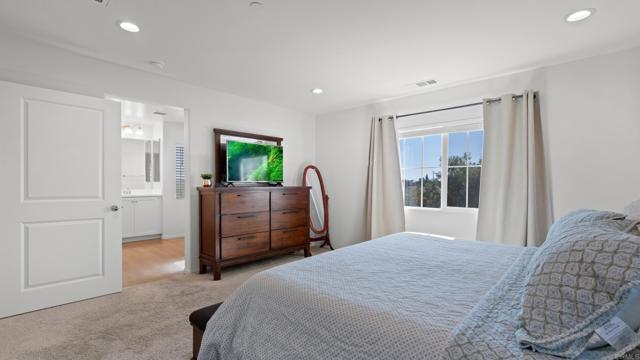 262 Camellia Way, Vista CA: https://media.crmls.org/mediaz/3b246f3b-e9b0-414b-9d3a-3bc15baf97c4.jpg