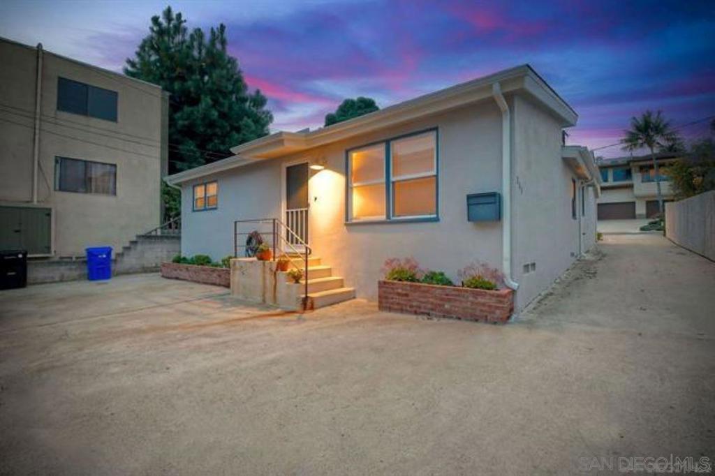 MLS #250043716SD image #9