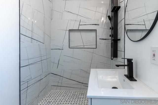 1610 Dumar Ave, El Cajon CA: https://media.crmls.org/mediaz/3b2500fc-d57f-430b-88f1-5dafeabf26e1.jpg