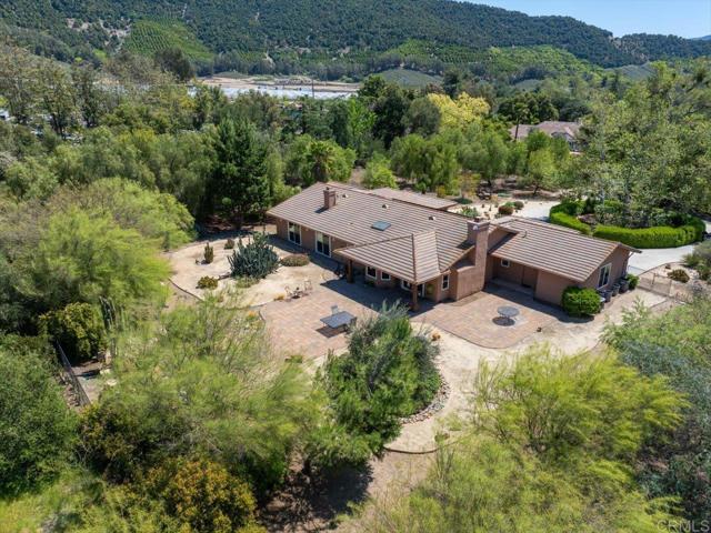 Detail Gallery Image 2 of 47 For 16270 Pauma Valley Dr, Pauma Valley,  CA 92061 - 4 Beds | 3 Baths