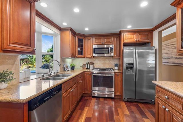 510 Sunnymount Avenue, Sunnyvale CA: https://media.crmls.org/mediaz/3b2674ad-96e8-4bee-884c-0bd2669320b5.jpg